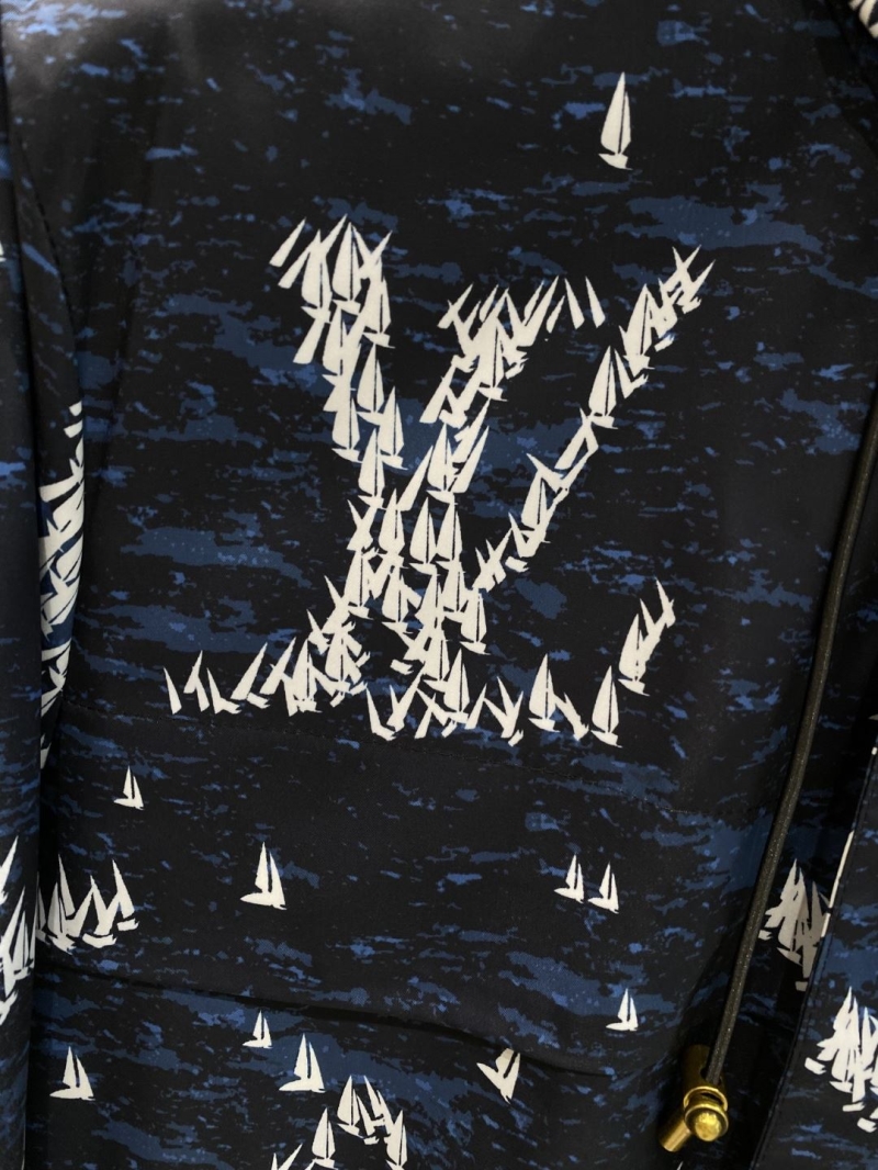 l0vis Vvtt0n outwear